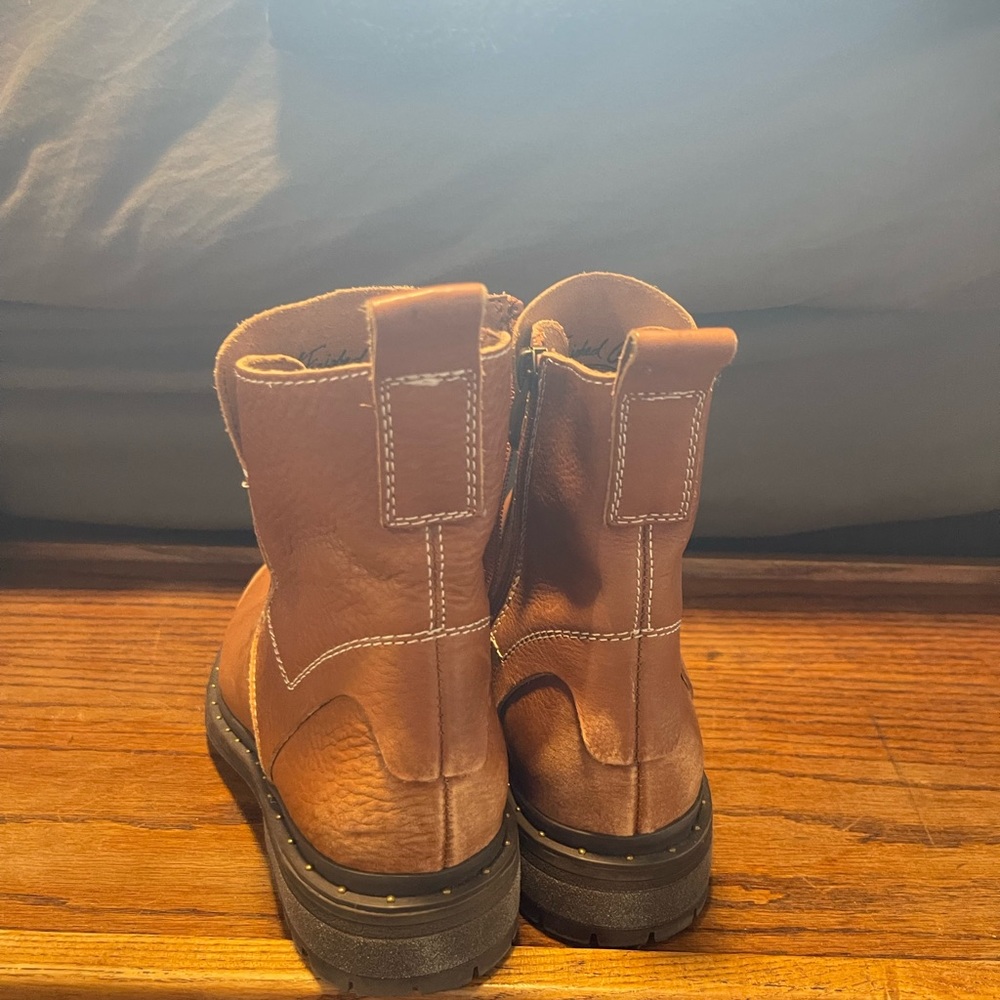 Genuine leather boots